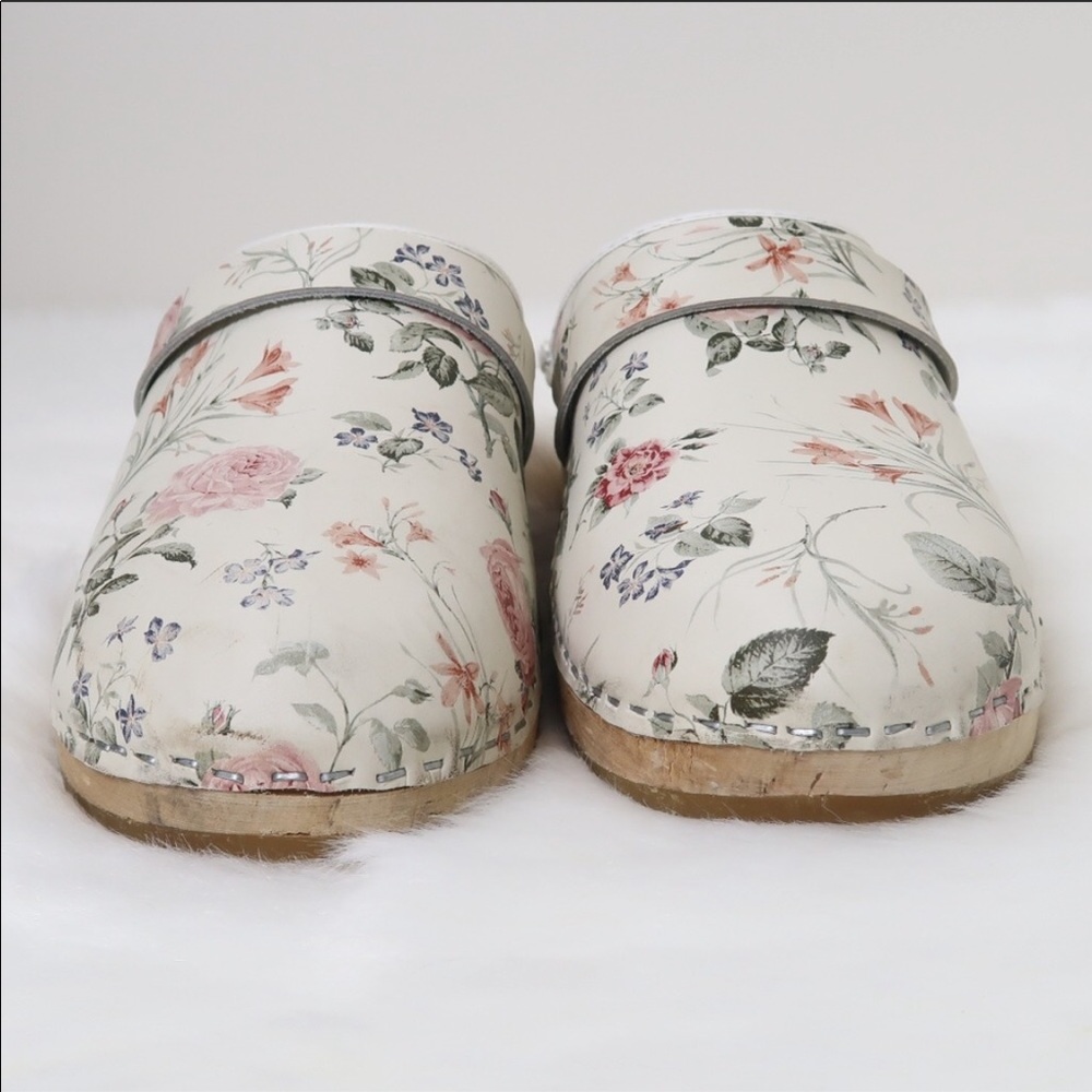 Moheda Swedish Toffeln Wood Floral Clogs 41 NWOT